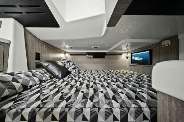 2023 Monterey 385 SS - Stateroom 