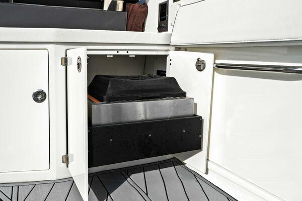 2023 Monterey 385 SS - Storage 