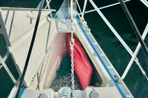 Photo of the 2000 Beneteau 361 "Carina"