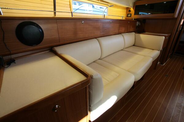 Timeless 42ft Catalina Yacht For Sale