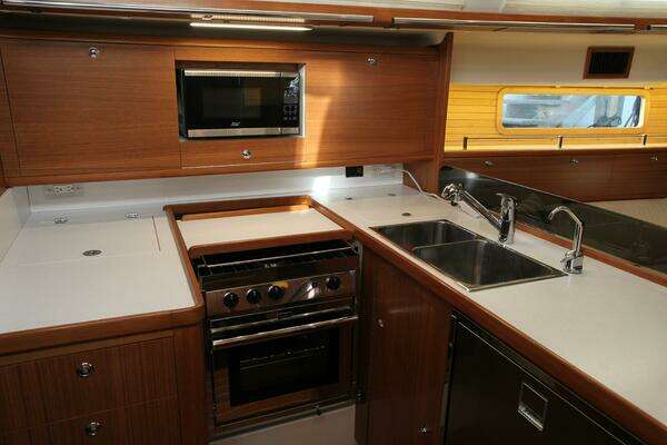 Catalina 426 Yacht For Sale