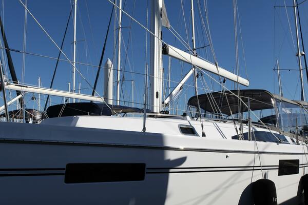 Timeless 42ft Catalina Yacht For Sale