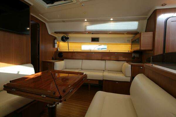 Catalina 426 Yacht For Sale