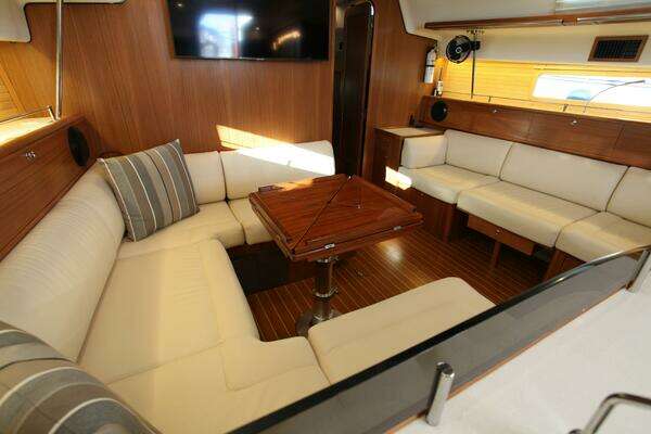 Catalina 426 Yacht For Sale