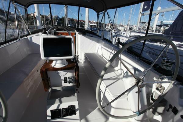 Timeless 42ft Catalina Yacht For Sale