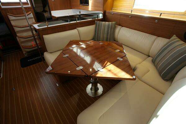 Catalina 426 Yacht For Sale