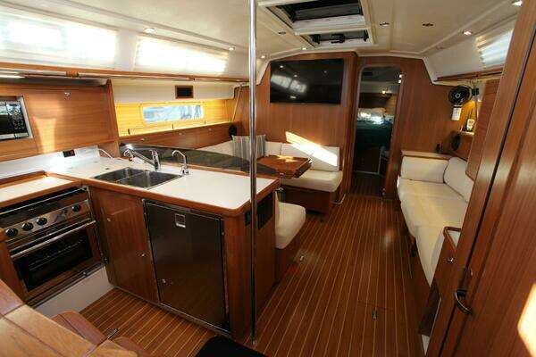 Catalina 426 Yacht For Sale