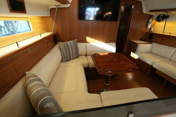 Catalina 426 Yacht For Sale