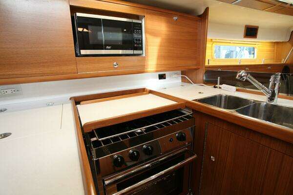 Catalina 426 Yacht For Sale