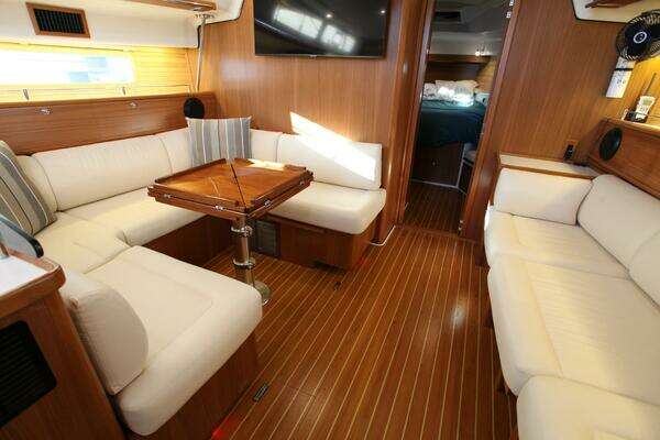 Catalina 426 Yacht For Sale