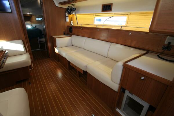 Timeless 42ft Catalina Yacht For Sale