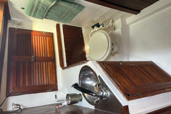 40ft Islander Yacht For Sale
