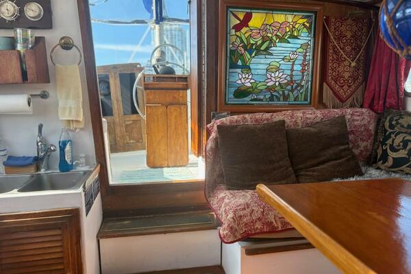 40ft Islander Yacht For Sale