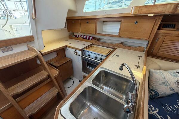 Shadowfax 36ft Catalina Yacht For Sale