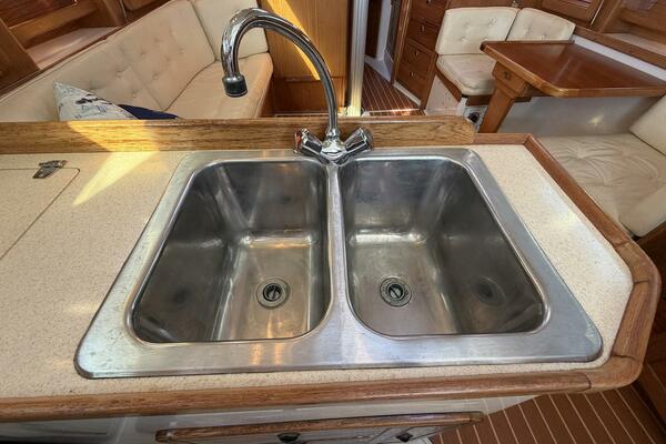 Shadowfax 36ft Catalina Yacht For Sale