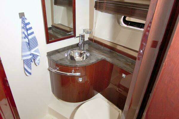 Sea Ray 450 Sundancer Yacht For Sale