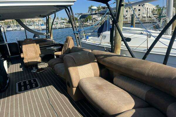 Premier 330 Escalante Yacht For Sale