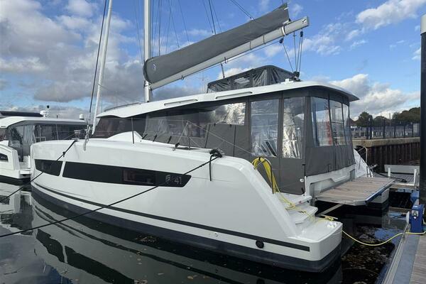 39ft Fountaine Pajot Yacht For Sale