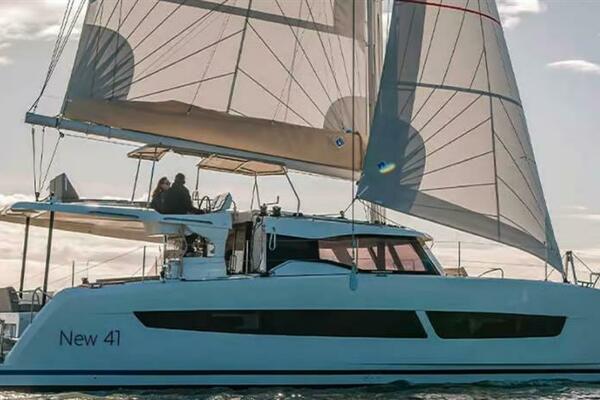 39ft Fountaine Pajot Yacht For Sale