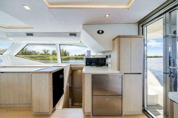 Aquila 44 Yacht For Sale