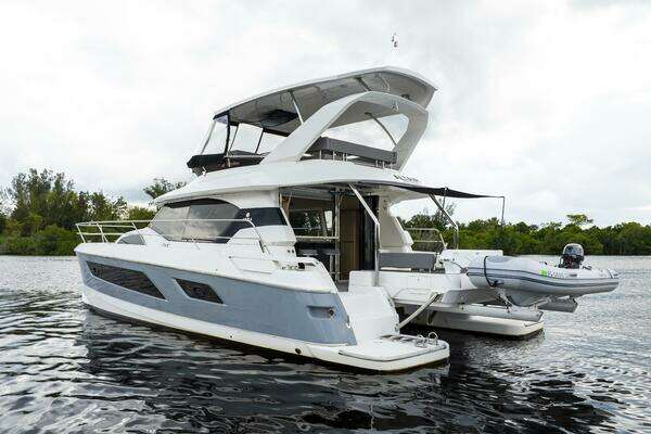 Aquila 44 Yacht For Sale