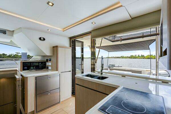 Aquila 44 Yacht For Sale