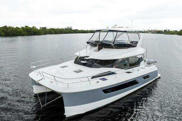 Aquila 44 Yacht For Sale