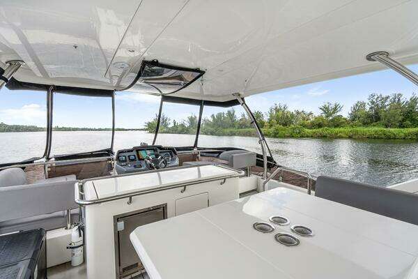 Aquila 44 Yacht For Sale