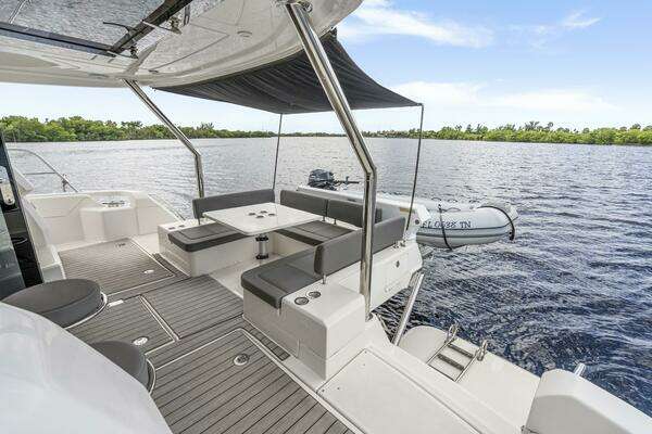 Aquila 44 Yacht For Sale