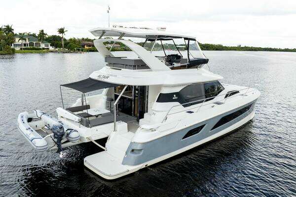 Aquila 44 Yacht For Sale