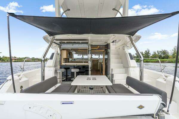 Aquila 44 Yacht For Sale