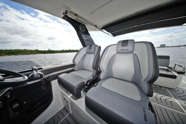 32ft Galeon Yacht For Sale