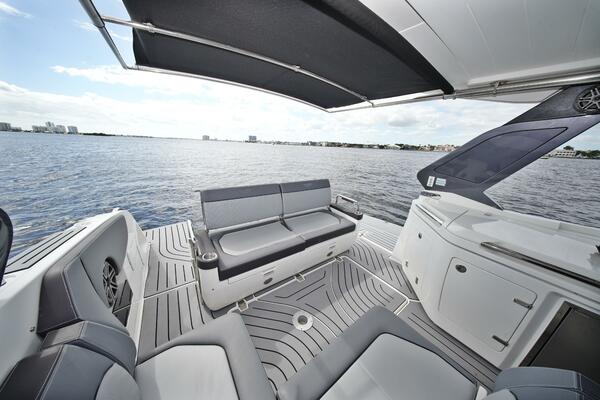 32ft Galeon Yacht For Sale
