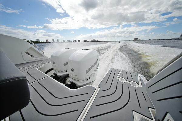 32ft Galeon Yacht For Sale