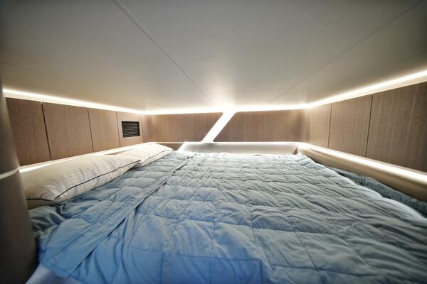 32ft Galeon Yacht For Sale