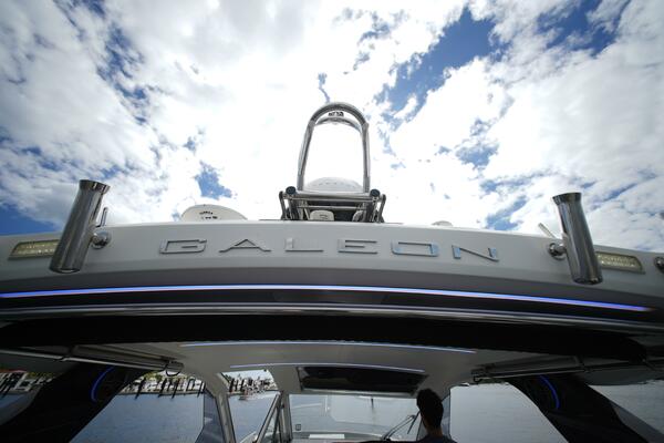 32ft Galeon Yacht For Sale