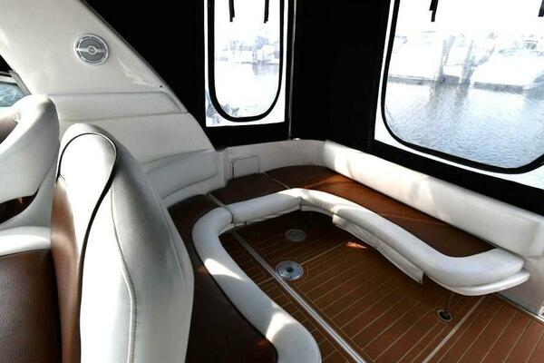 31ft Sea Ray Yacht For Sale