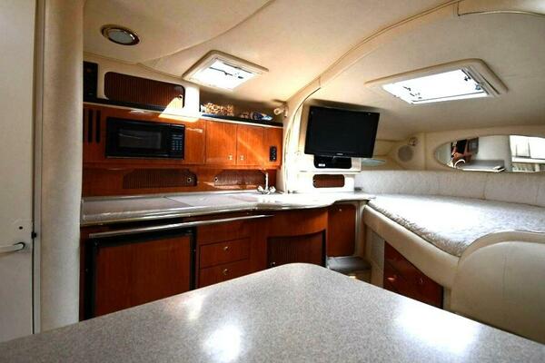 31ft Sea Ray Yacht For Sale