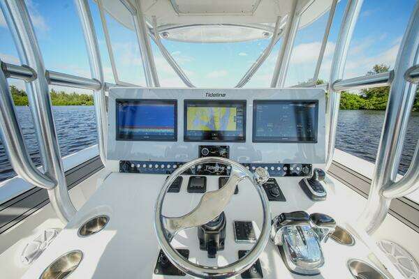 TideLine Boats 365 OFFSHORE Yacht For Sale