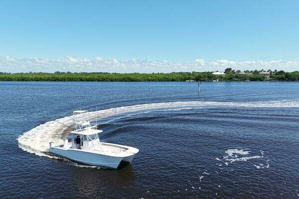 TideLine Boats 365 OFFSHORE Yacht For Sale