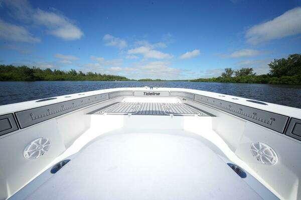 TideLine Boats 365 OFFSHORE Yacht For Sale