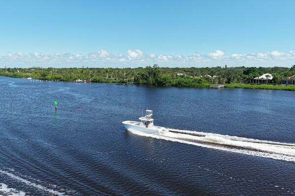 TideLine Boats 365 OFFSHORE Yacht For Sale