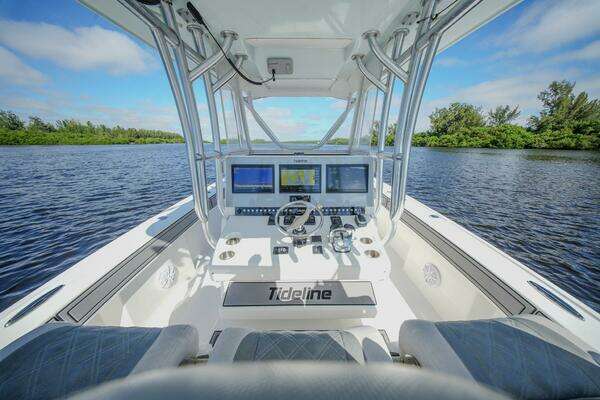 TideLine Boats 365 OFFSHORE Yacht For Sale