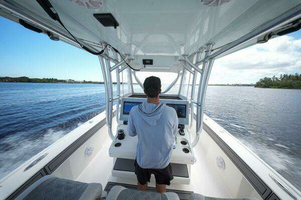 TideLine Boats 365 OFFSHORE Yacht For Sale