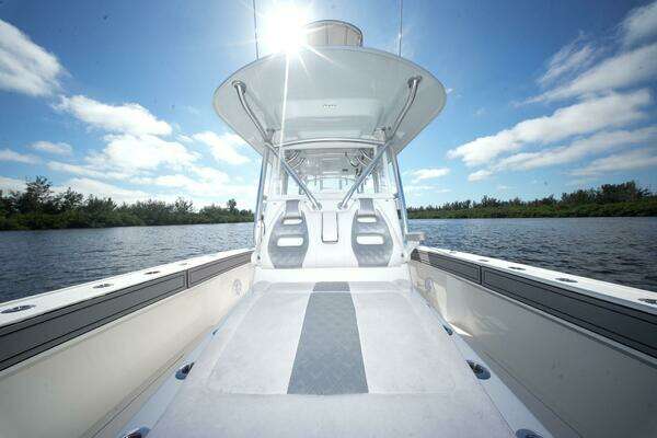 TideLine Boats 365 OFFSHORE Yacht For Sale