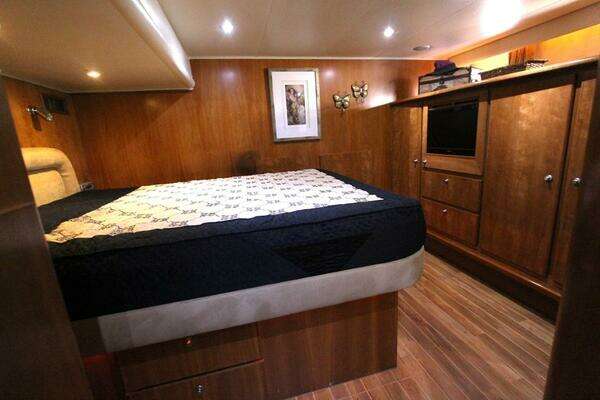 Navigator  Yacht For Sale
