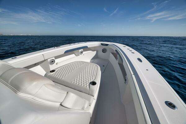 Front Runner 36CC Yacht For Sale