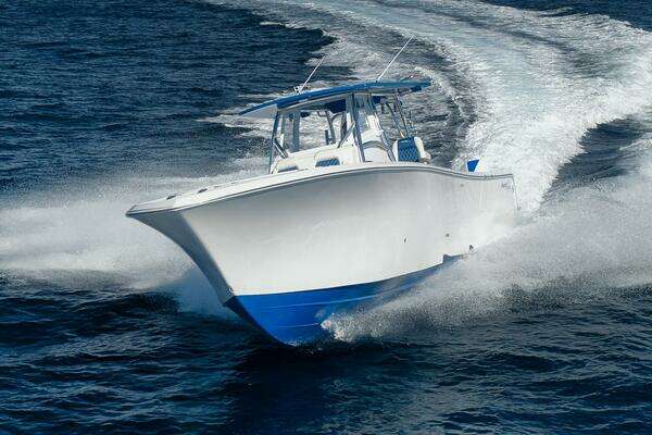 Front Runner 36CC Yacht For Sale