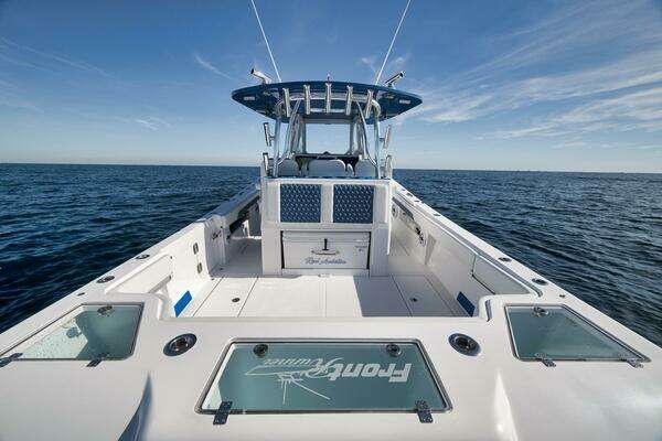 Front Runner 36CC Yacht For Sale