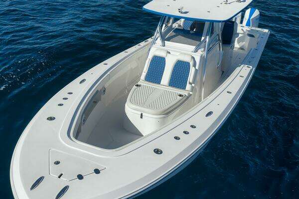 Front Runner 36CC Yacht For Sale